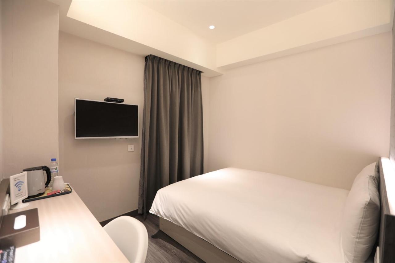 Chair Man Hotel Taipei Bagian luar foto
