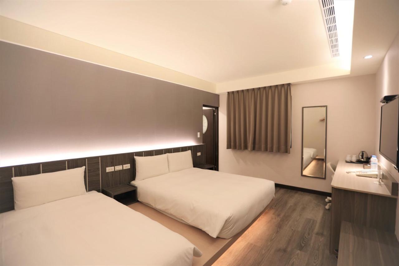 Chair Man Hotel Taipei Bagian luar foto