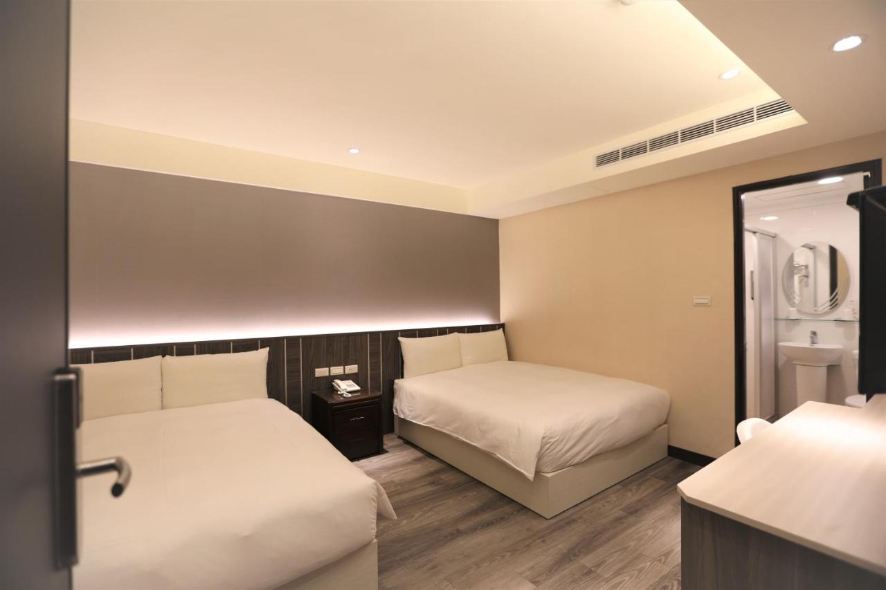 Chair Man Hotel Taipei Bagian luar foto