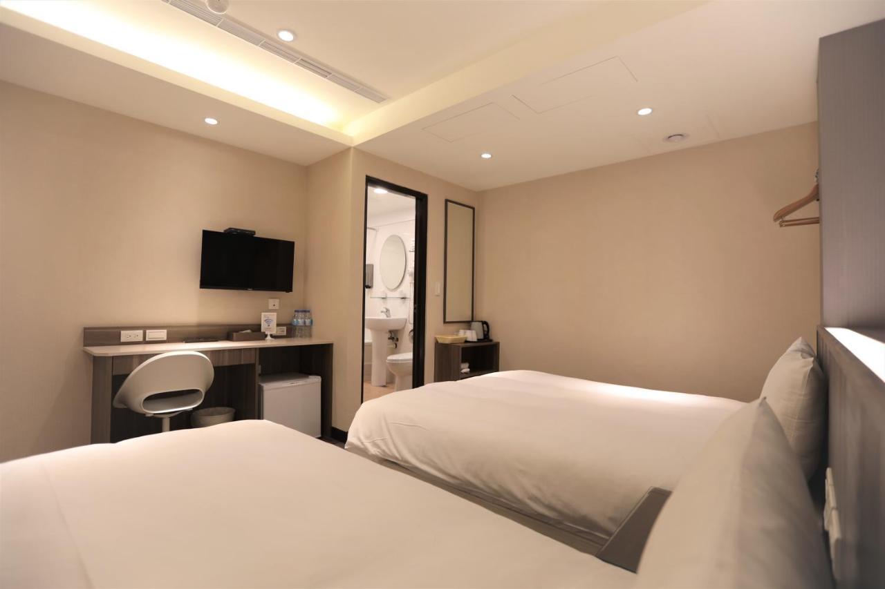 Chair Man Hotel Taipei Bagian luar foto