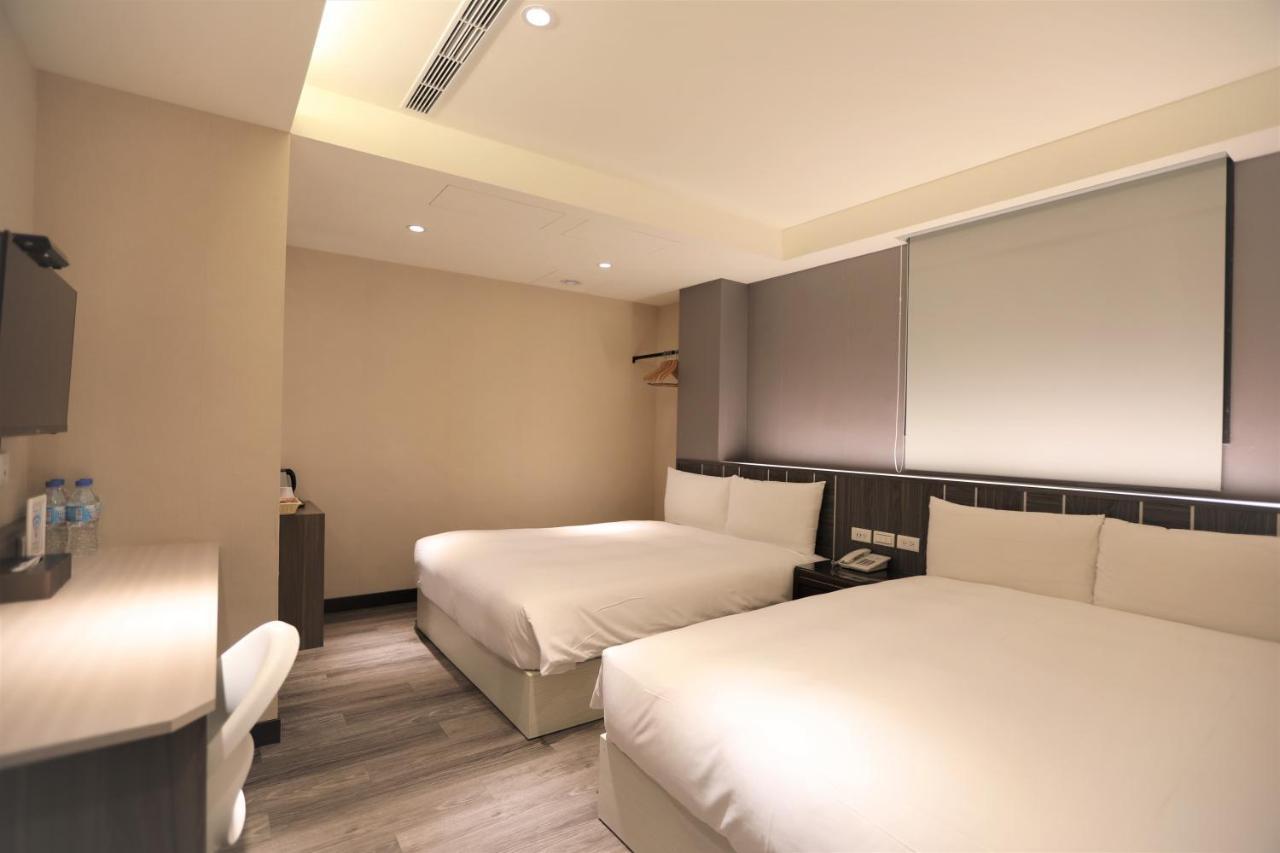 Chair Man Hotel Taipei Bagian luar foto