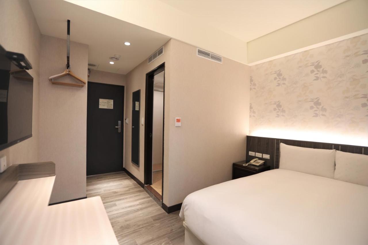 Chair Man Hotel Taipei Bagian luar foto